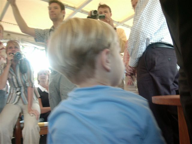 618x457 pixels (51K)