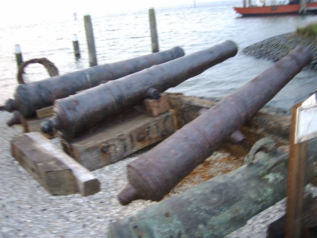 618x457 pixels (60K)