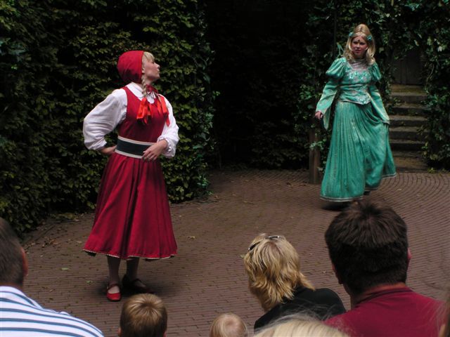 618x457 pixels (62K)