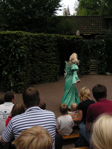 338x457 pixels (41K)