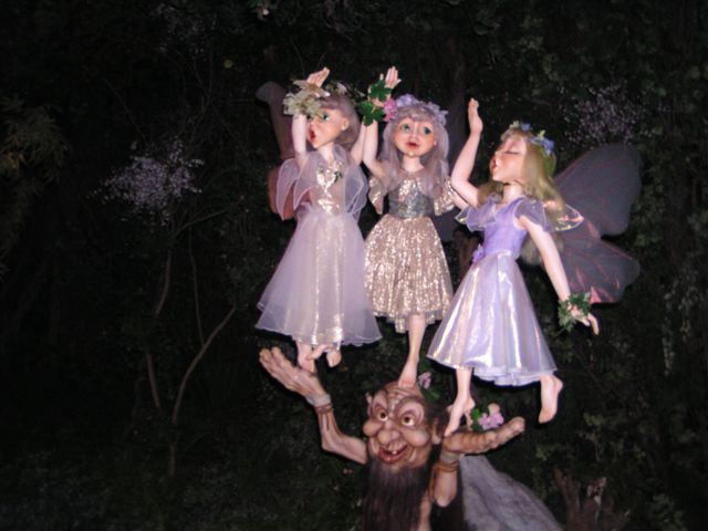 618x457 pixels (49K)