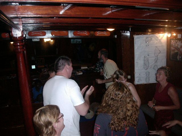 618x457 pixels (56K)