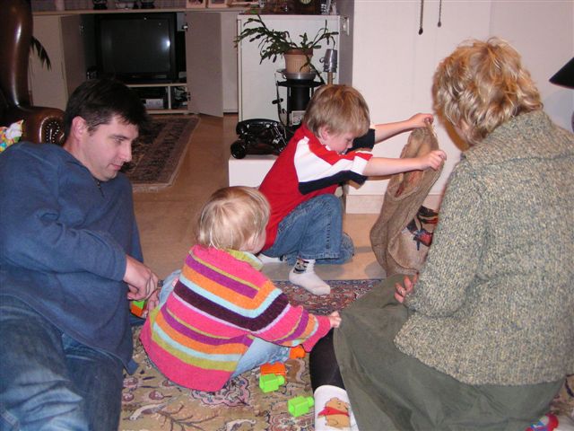 618x457 pixels (69K)