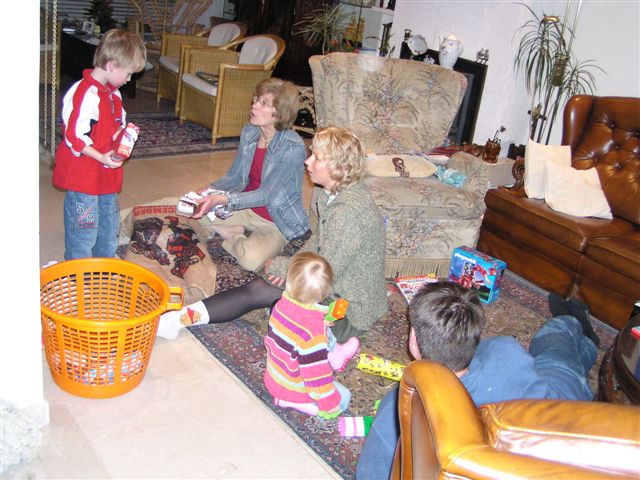 618x457 pixels (77K)