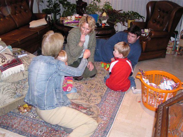 618x457 pixels (79K)