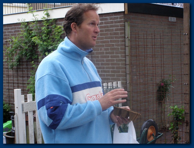 600x449 pixels (135K)