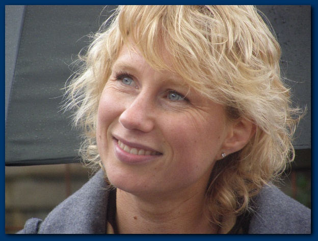 600x449 pixels (122K)