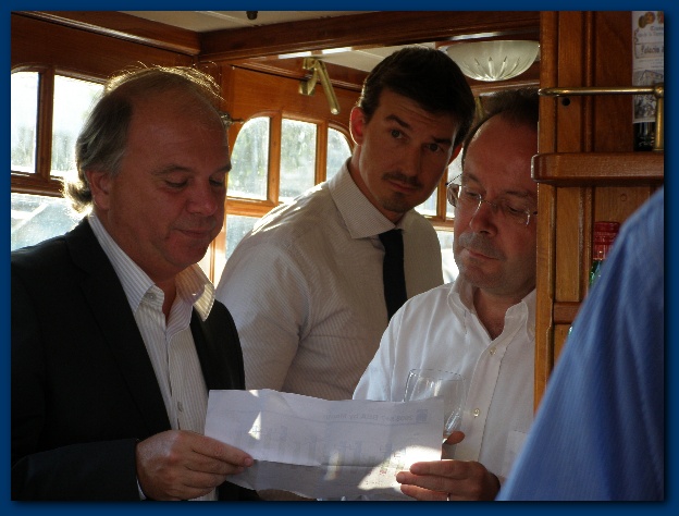 600x449 pixels (105K)