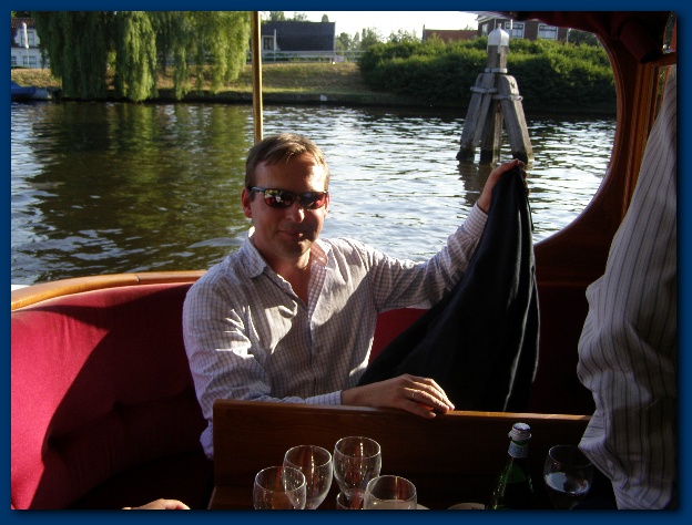 600x449 pixels (126K)