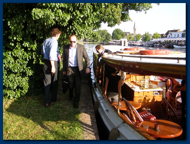 600x449 pixels (191K)