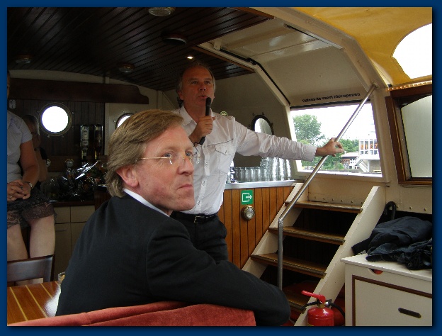 600x449 pixels (114K)