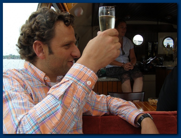 600x449 pixels (123K)