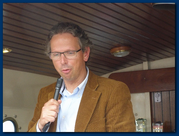 600x449 pixels (116K)