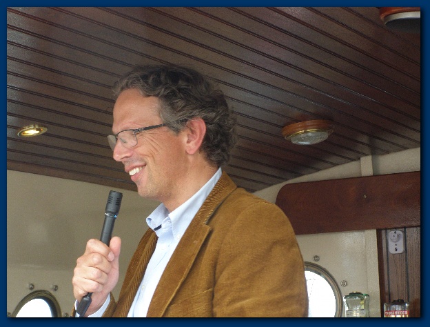 600x449 pixels (117K)