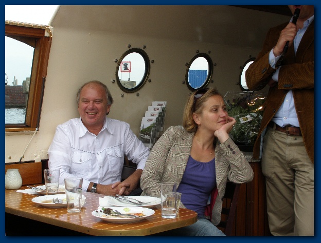 600x449 pixels (118K)