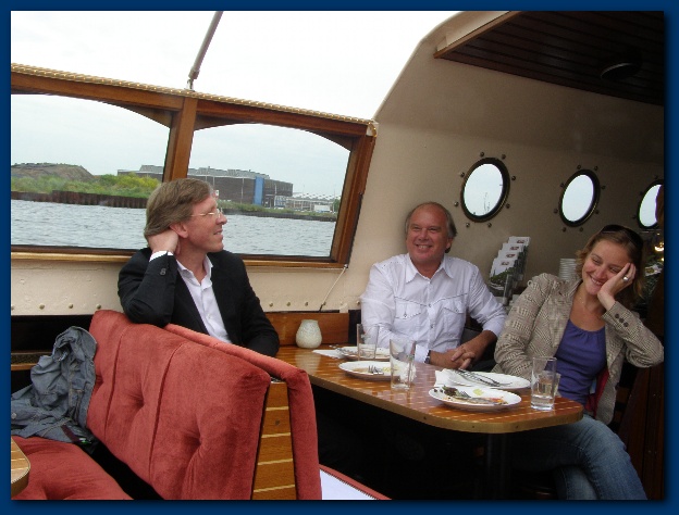 600x449 pixels (112K)