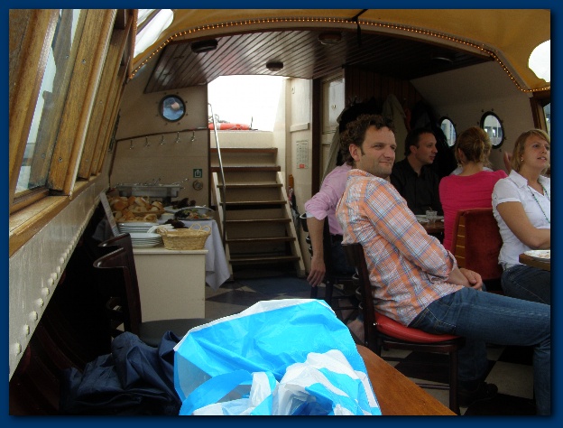 600x449 pixels (125K)