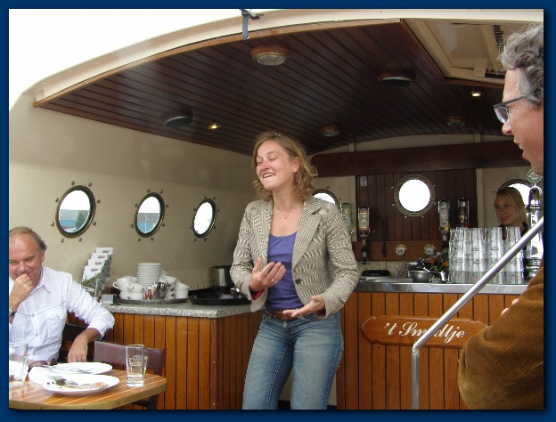 600x449 pixels (126K)