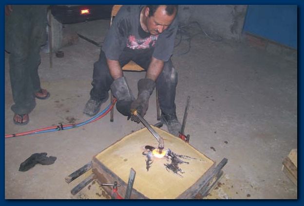 600x399 pixels (76K)