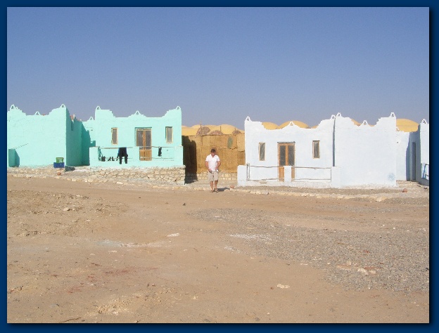 600x449 pixels (102K)