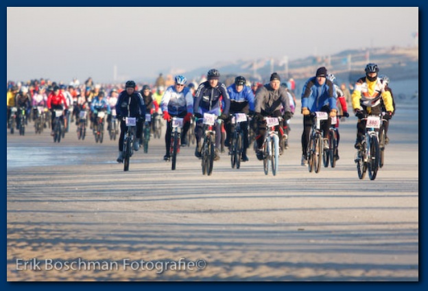 600x399 pixels (95K)