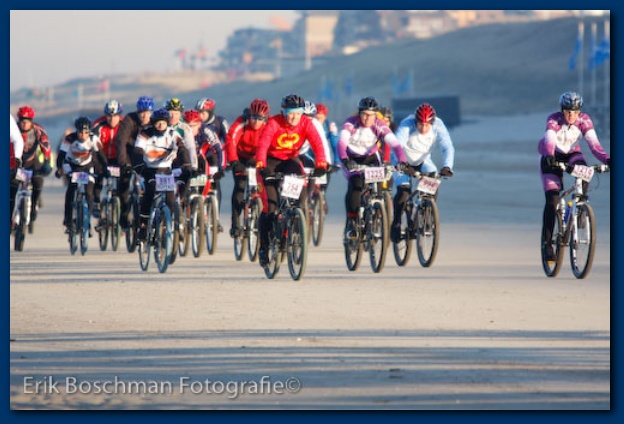 600x399 pixels (98K)