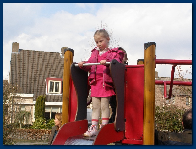 600x449 pixels (119K)