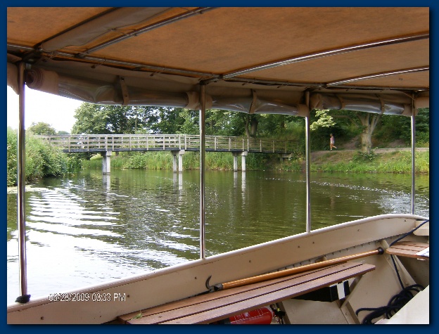 600x450 pixels (143K)