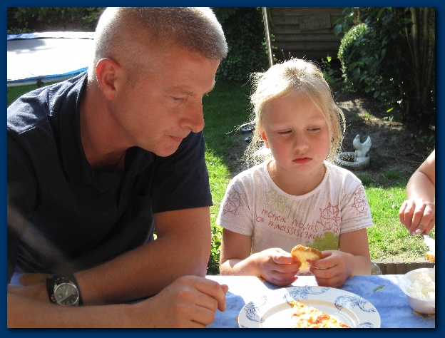 600x449 pixels (127K)