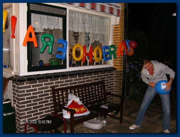 600x450 pixels (153K)