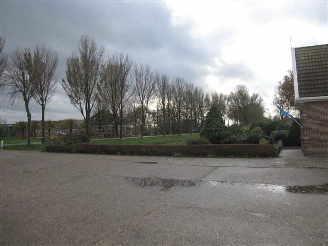 616x455 pixels (53K)