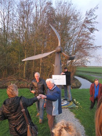 336x455 pixels (54K)