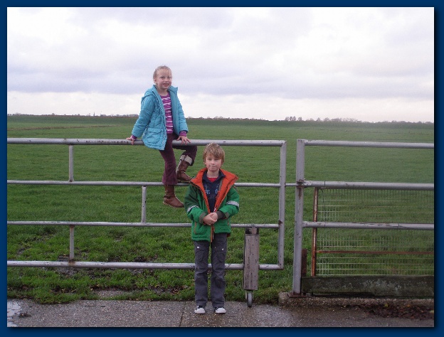 600x449 pixels (119K)