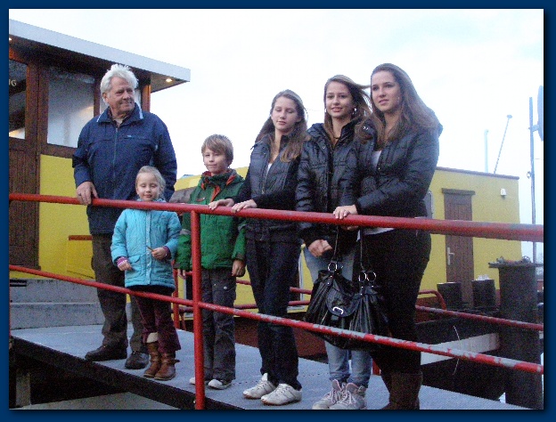 600x449 pixels (143K)