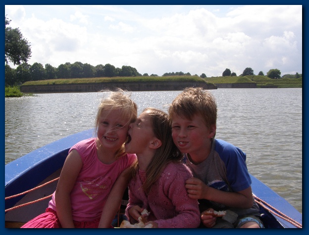 600x449 pixels (114K)