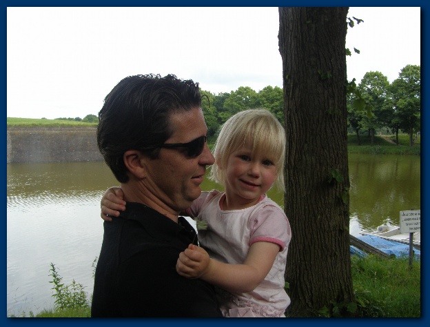 600x449 pixels (102K)