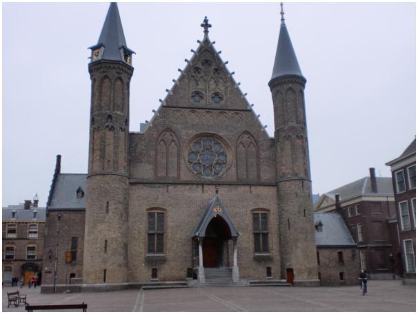 584x433 pixels (82K)