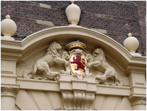 584x433 pixels (121K)