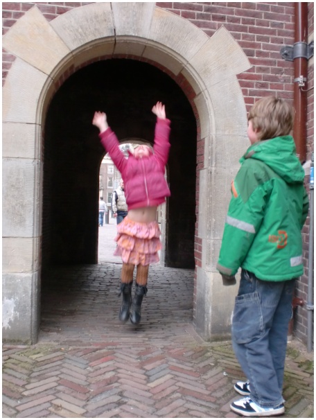 434x583 pixels (105K)