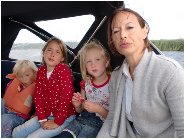 584x433 pixels (98K)