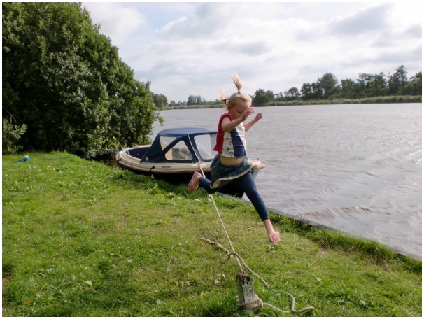 584x433 pixels (130K)