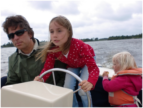 584x433 pixels (83K)