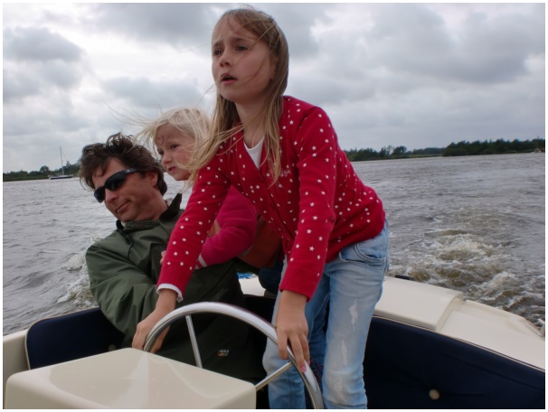 584x433 pixels (89K)