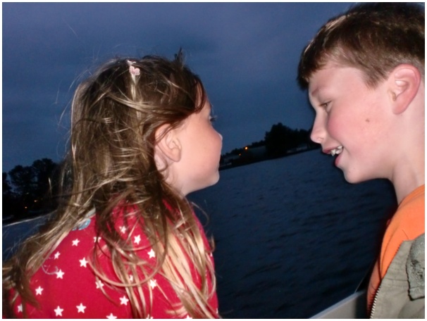 584x433 pixels (86K)