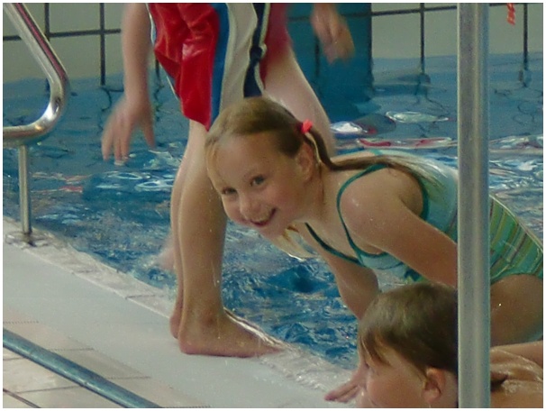 584x433 pixels (99K)