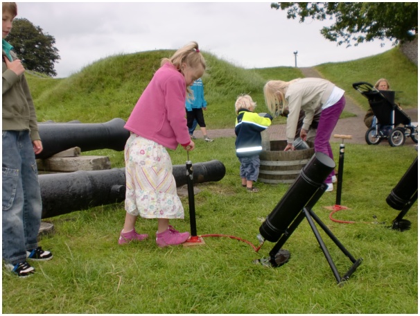 584x433 pixels (127K)