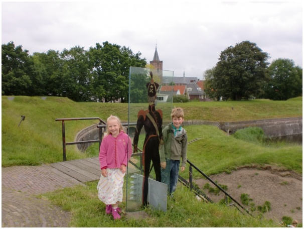 584x433 pixels (105K)