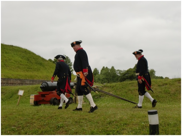 584x433 pixels (86K)