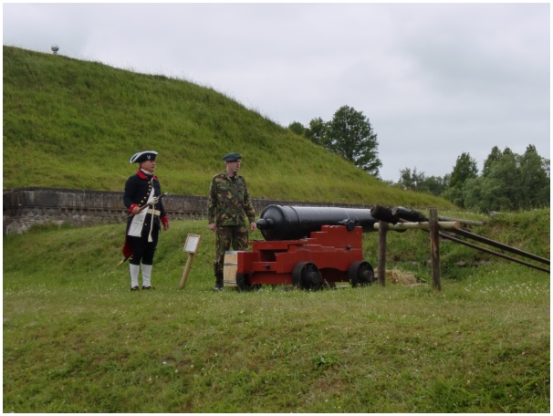 584x433 pixels (103K)