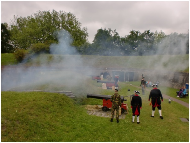 584x433 pixels (96K)